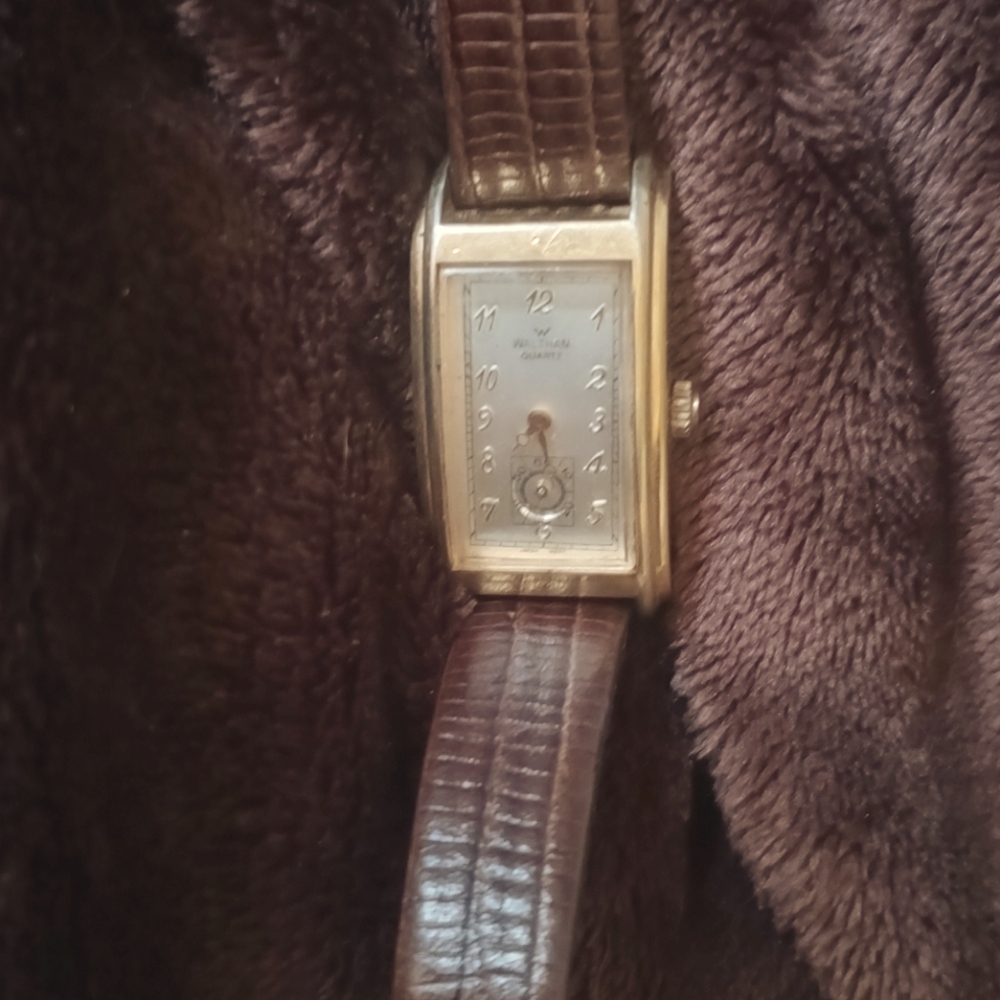 🆕 WALTHAM PREMIUM 14K GOLD WATCH!!